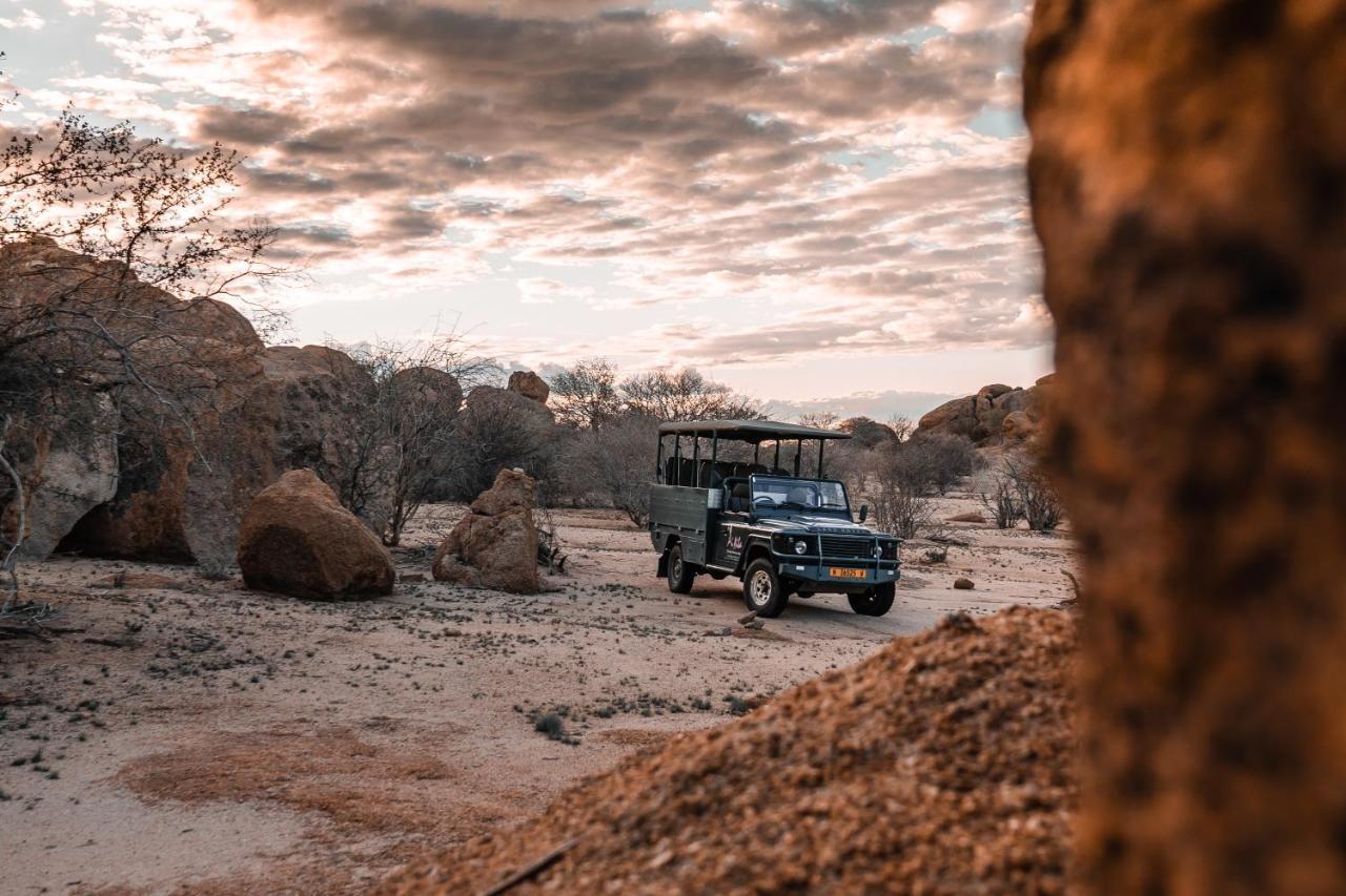 Ai Aiba - The Rock Painting Lodge Omaruru Exterior photo