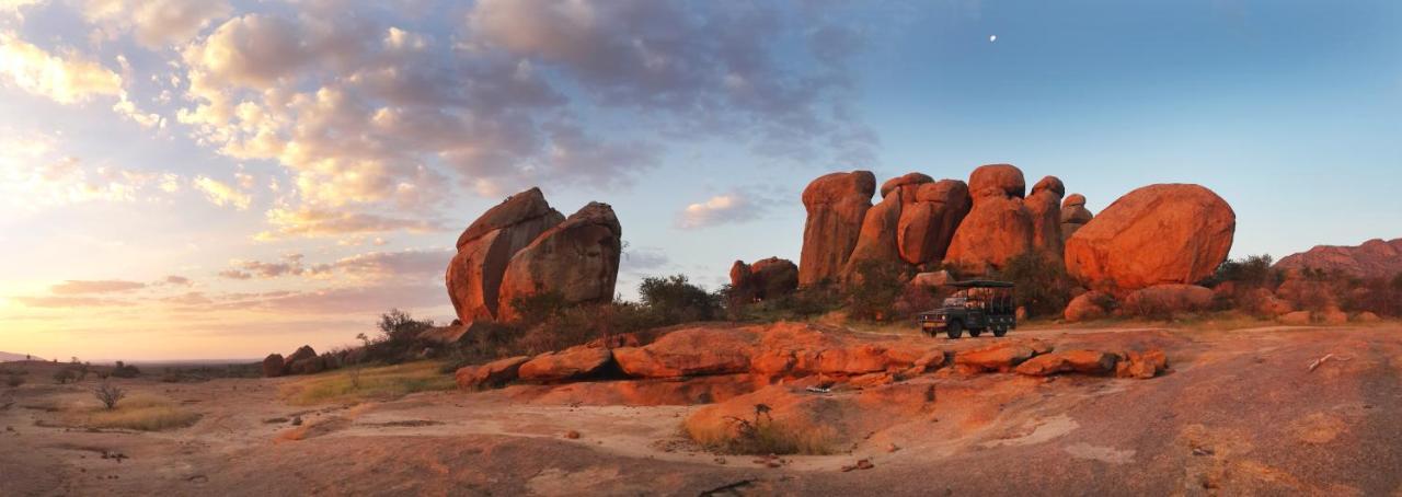 Ai Aiba - The Rock Painting Lodge Omaruru Exterior photo